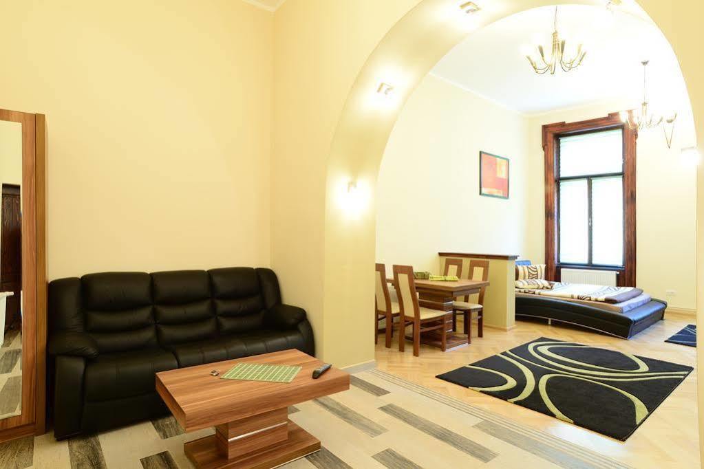 Select City Center Apartments บราชอฟ ภายนอก รูปภาพ